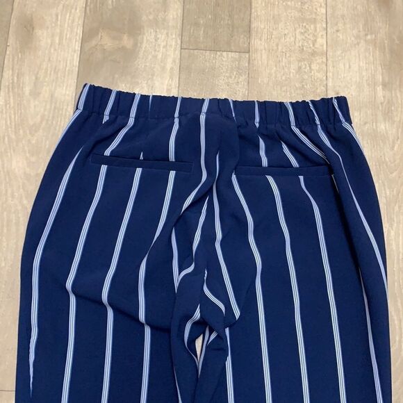 Womens Old Navy Cropped Casual Striped Pants - Picture 9 of 9